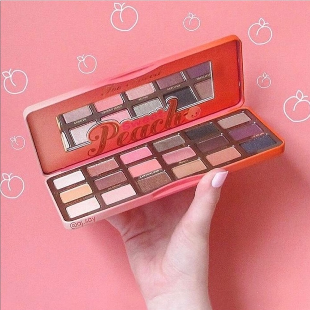 SOLD🍑Too Faced “Sweet Peach” Eyeshadow Palette - Picture 7 of 10